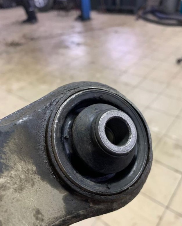 Замена сайлентблоков рычага